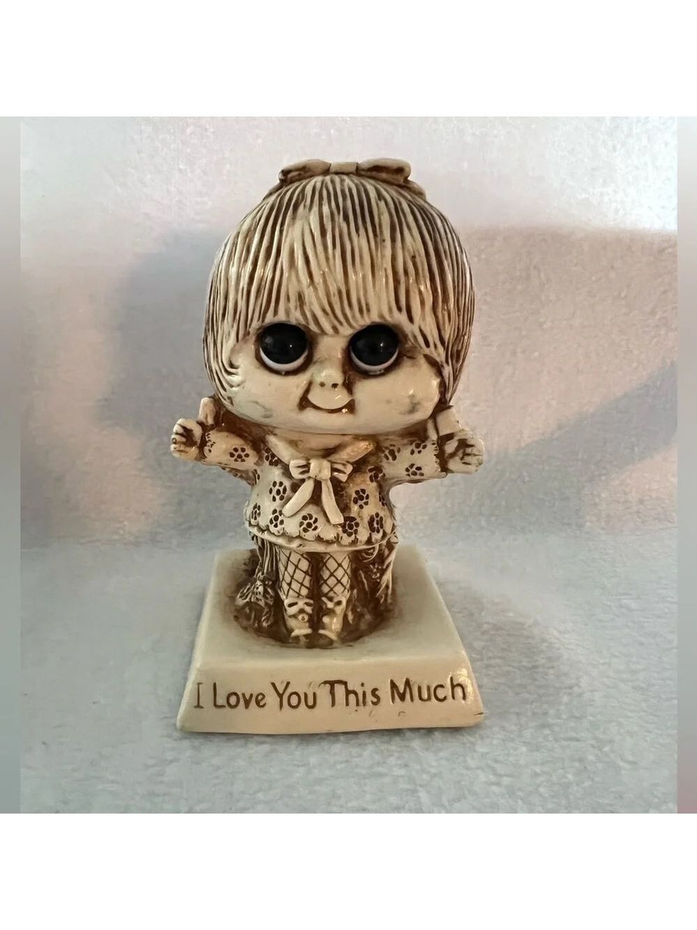 Vintage 1975 W. & R. Berries CO’s. I Love You This Much #729 Girl Figurine.
